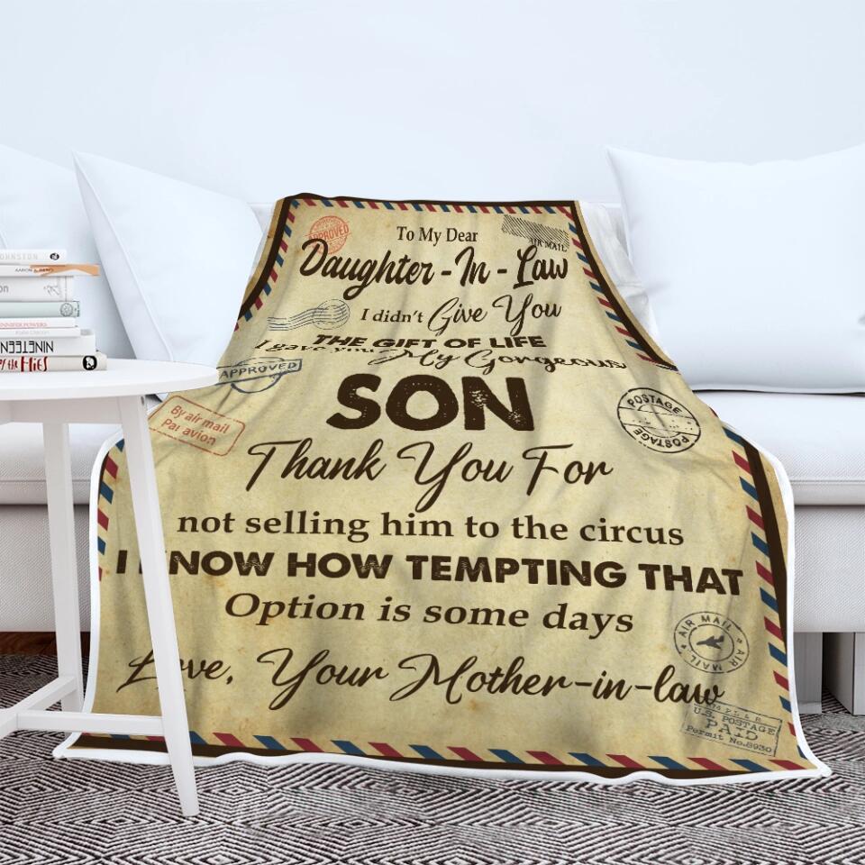 Personalized To My Dear Daughter In Law I Didn’t Give You The Gift Of Life Letter Fleece Blanket - Best Gifts For Daughter-In-law On Christmas Wedding - 211IHPLNBL557