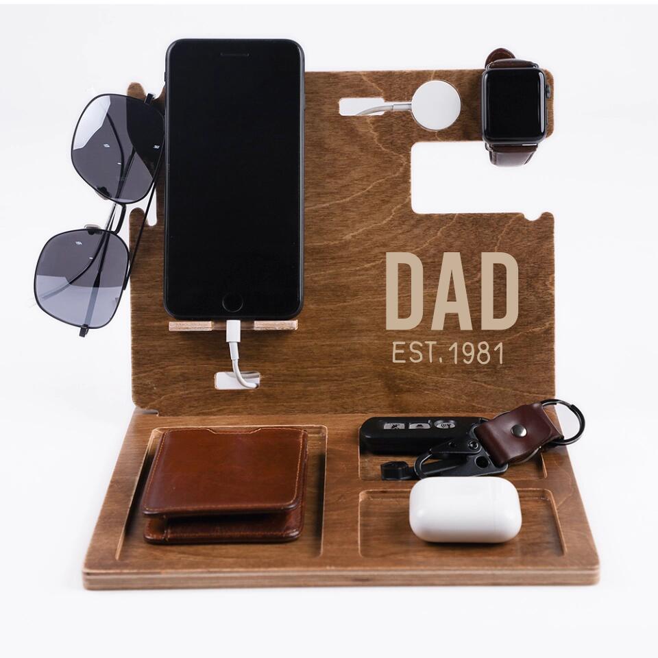 Custom Title Name For Dad - Personalized Wooden Docking Station