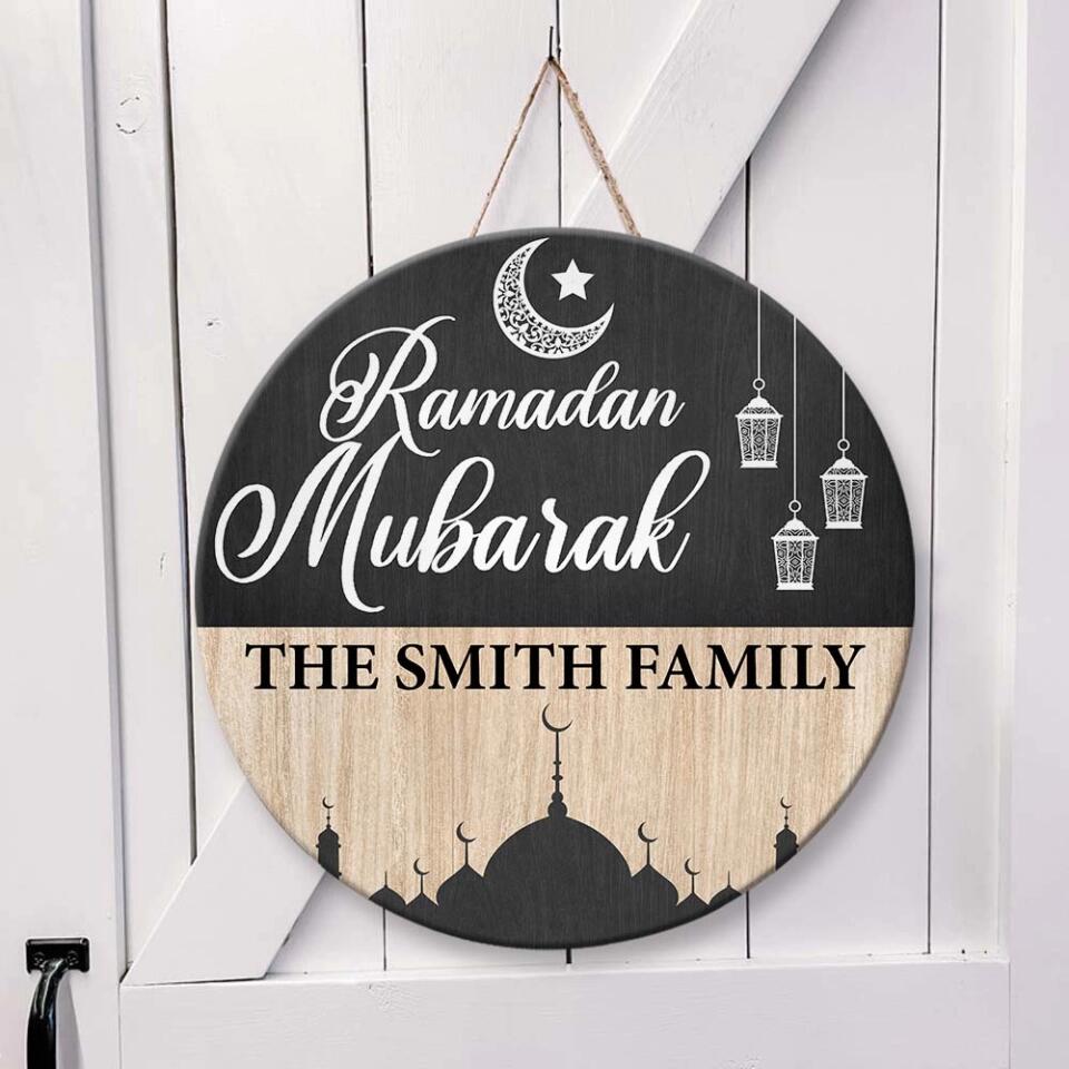 Ramadan Mubarak - Eid Gift for Family - Round Wooden Sign