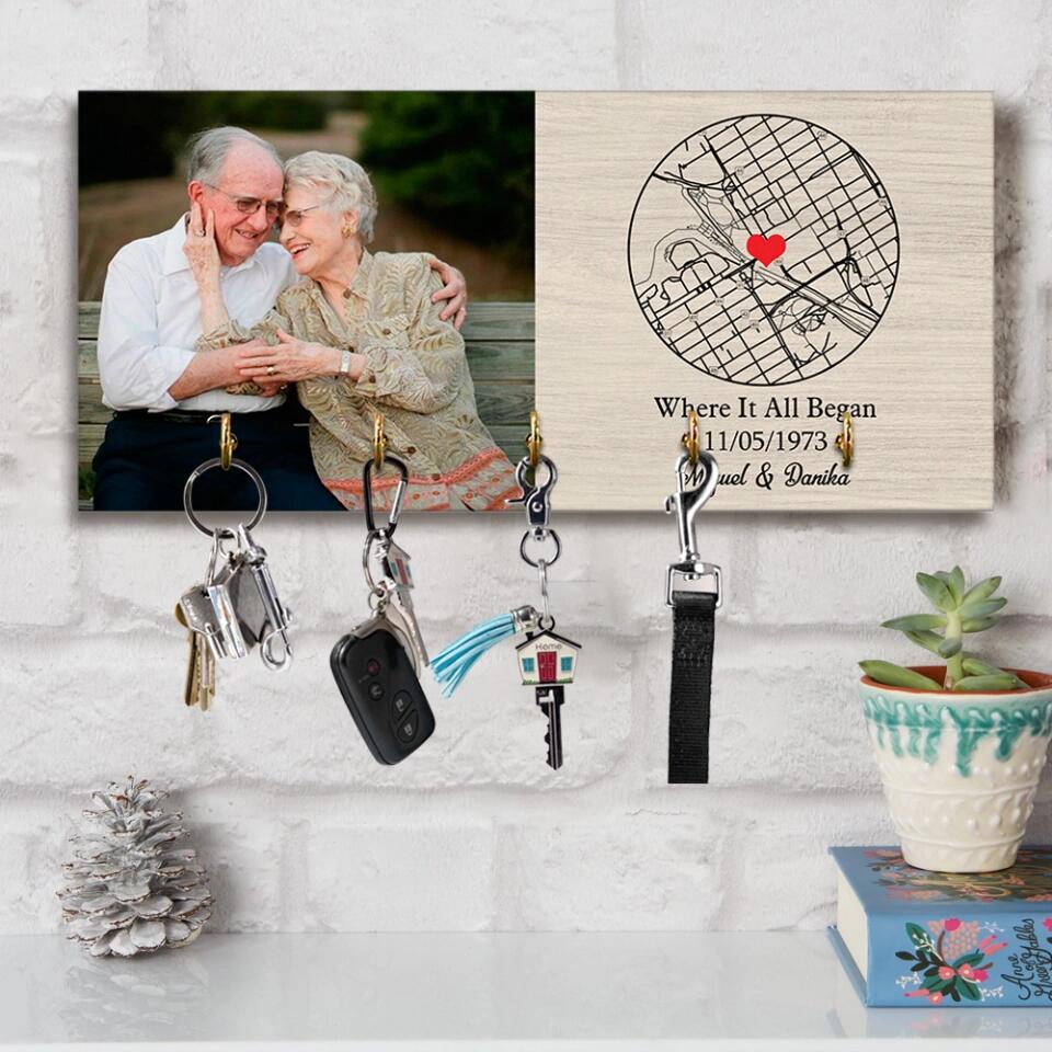 When It All Began - Custom Map - Personalized Key Holder - Wooden Hanger - Anniversary, Wedding Gift for Couples
