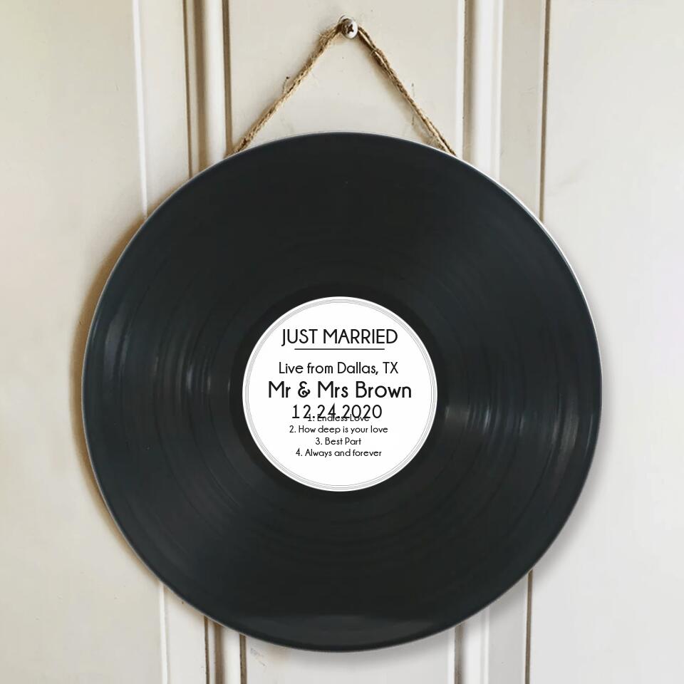 Couple Wooden Sign Custom Vinyl Record - Wedding Guest Book Alternatives - Wedding Welcome Sign - Personalized Wedding Decor Gift