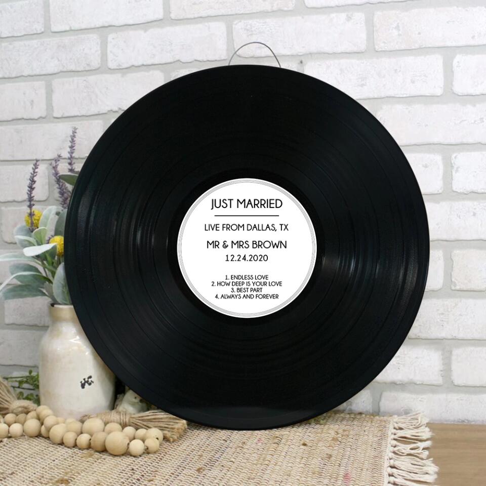 Couple Wooden Sign Custom Vinyl Record - Wedding Guest Book Alternatives - Wedding Welcome Sign - Personalized Wedding Decor Gift