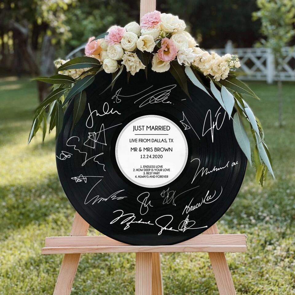 Couple Wooden Sign Custom Vinyl Record - Wedding Guest Book Alternatives - Wedding Welcome Sign - Personalized Wedding Decor Gift