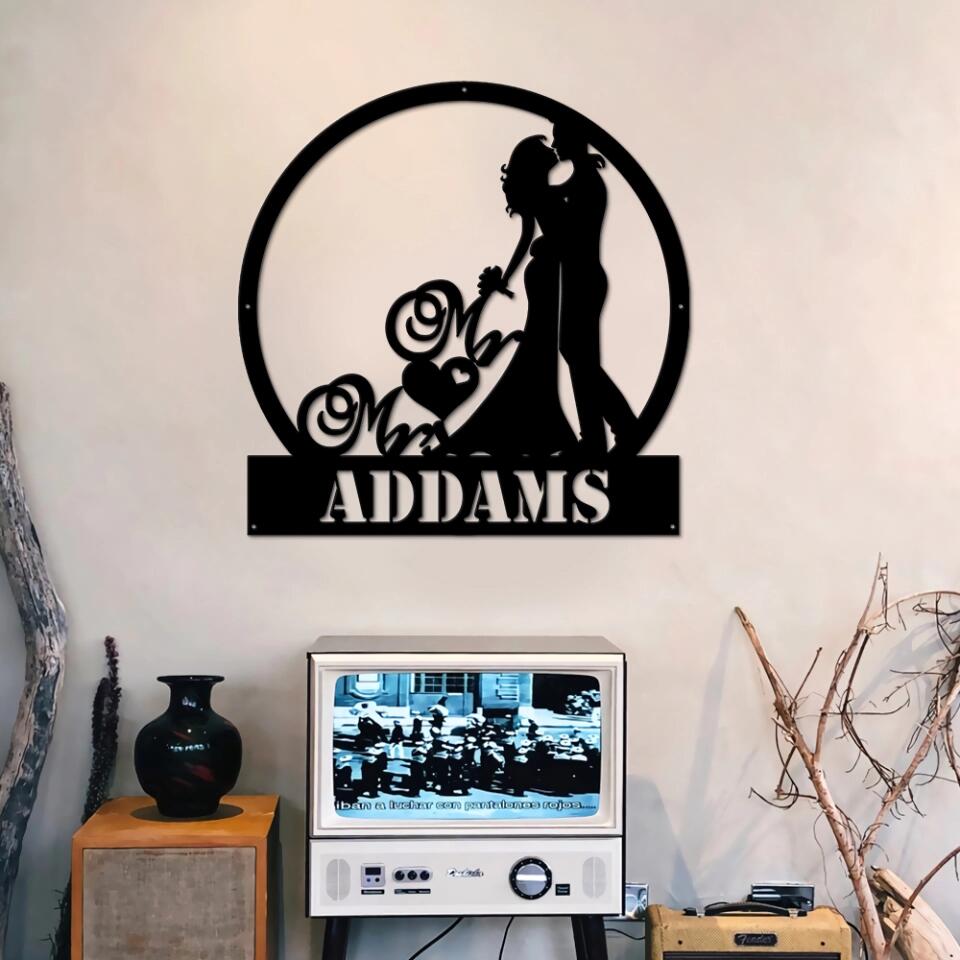 Hand In Hand Couple Cutting Art - Personalized Metal Sign