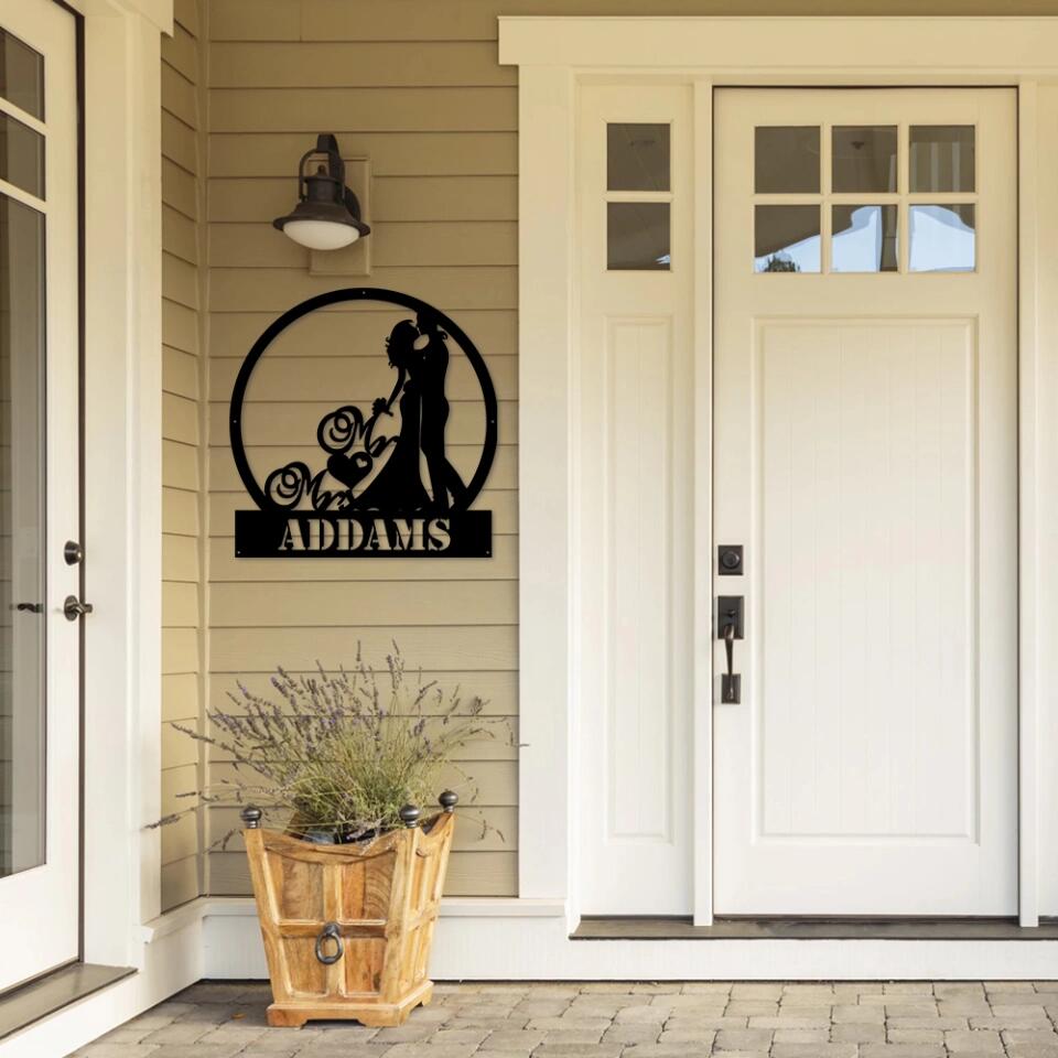 Hand In Hand Couple Cutting Art - Personalized Metal Sign