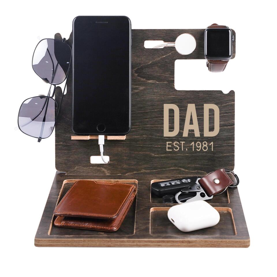 Custom Title Name For Dad - Personalized Wooden Docking Station