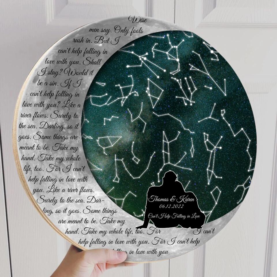 Couple Wooden Sign Couple in Night Sky, Star Map - Personalized Round Wooden Sign
