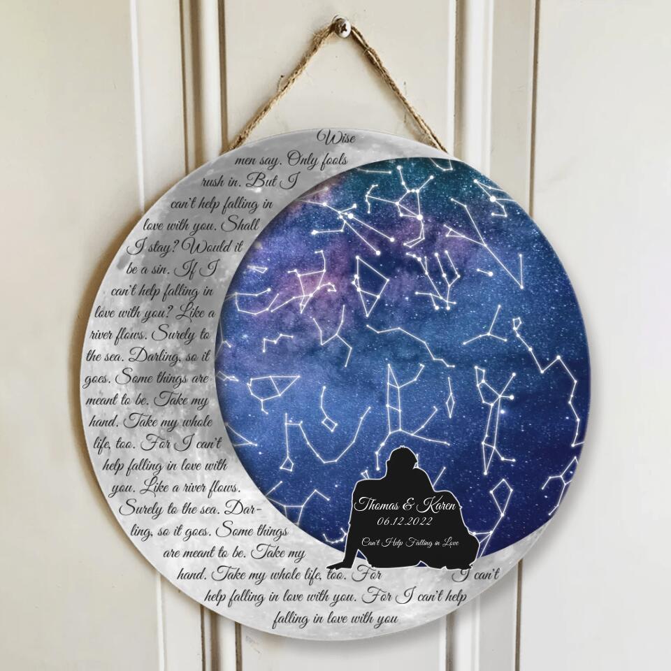 Couple Wooden Sign Couple in Night Sky, Star Map - Personalized Round Wooden Sign