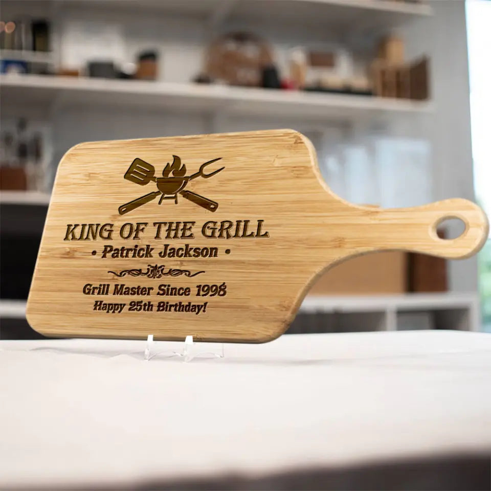 King of the Grill - Grill Master Since - Personalized Name - Custom Age - Birthday Gift - Wood Cutting Board - Home Kitchen Decor - Birthday Gift for Him BFF Uncle Dad - for Grill Lovers - 303ICNLNWB407
