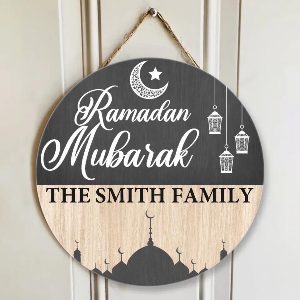 Ramadan Mubarak - Eid Gift for Family - Round Wooden Sign