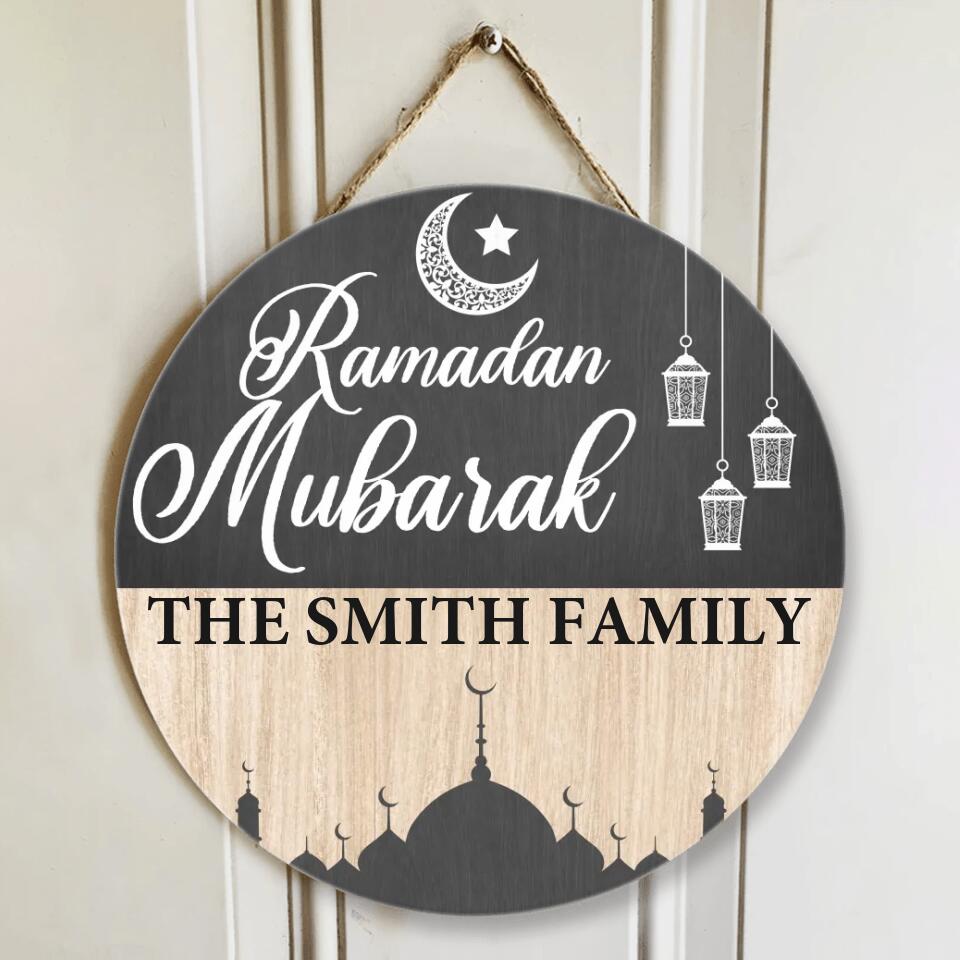 Ramadan Mubarak - Eid Gift for Family - Round Wooden Sign